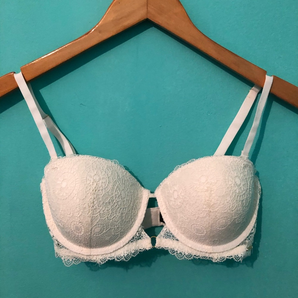 Sam Edelman Sexy White Lace Keyhole Bra